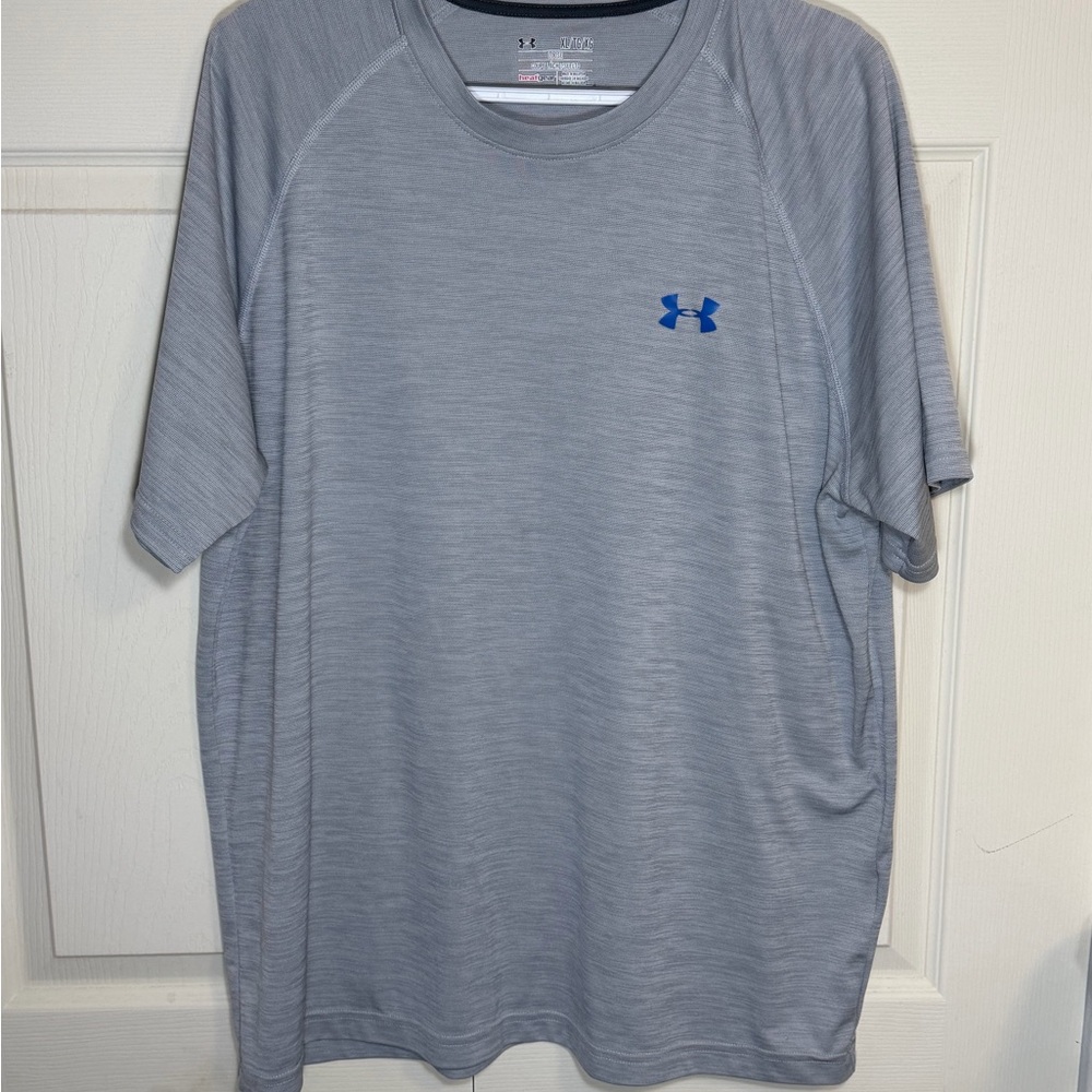 Sold* Under Armour Men's XL Gray T-Shirt